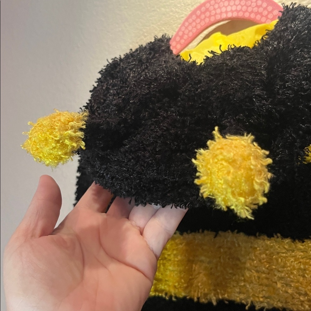 Bumblebee Halloween Costume for Kids Size 4T - Picture 7 of 9